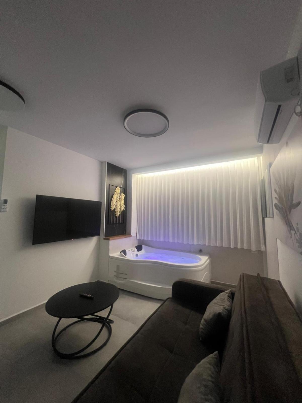 חוויה בכיכר גולד Apartment Netanya Exterior photo